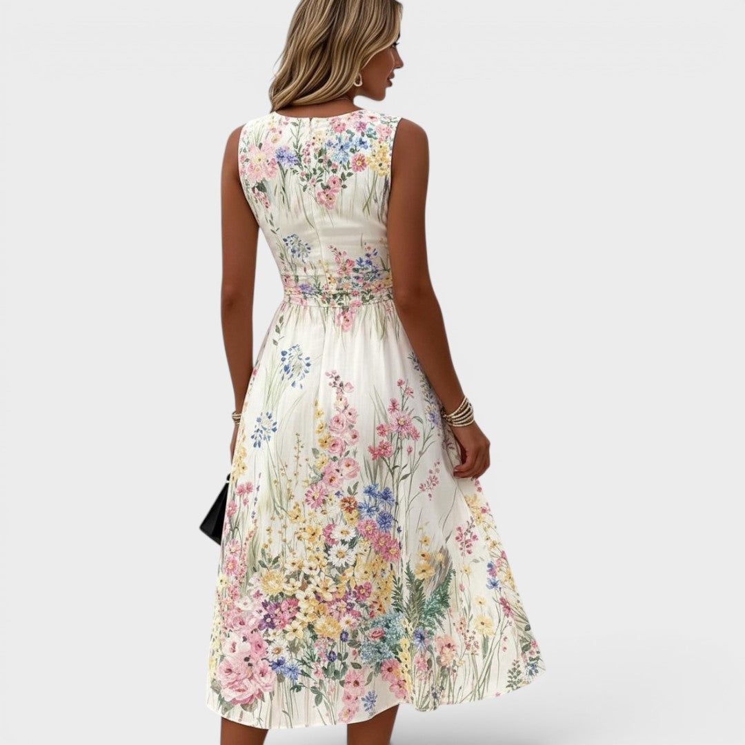 Vivy | Flattering Floral Midi Dress